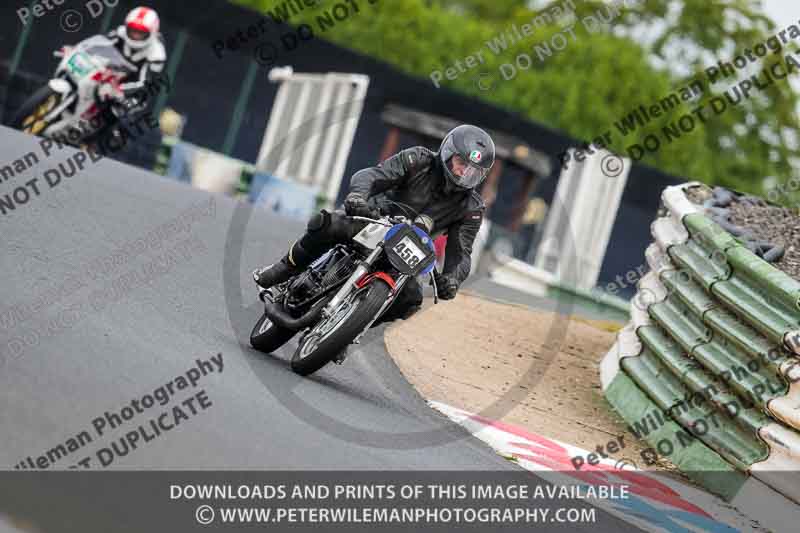 Vintage motorcycle club;eventdigitalimages;mallory park;mallory park trackday photographs;no limits trackdays;peter wileman photography;trackday digital images;trackday photos;vmcc festival 1000 bikes photographs
